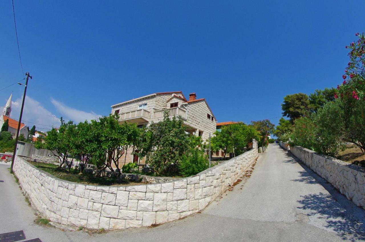 Large And Charming Apartment Near Beach With Big & Sunny Terrace Sumartin Exterior foto